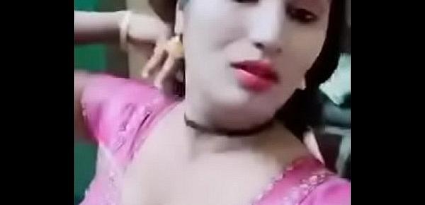  Swathi naidu romantic seducing while saree changing